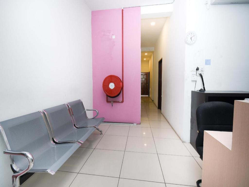 Oyo 1111 Harmony Stay Miri Eksteriør billede